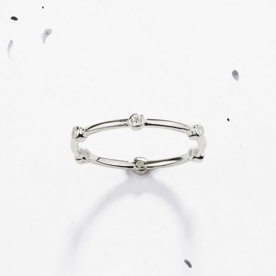 Feather Light Ring | Multi Round Bezel