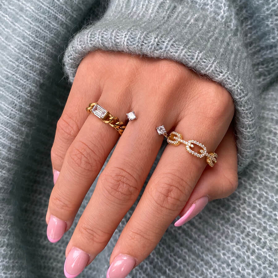 Emerald-cut Chain Ring